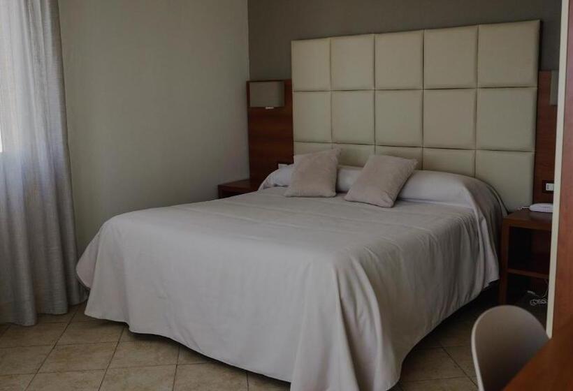 جناح مطلّ علي البحر, Kaly