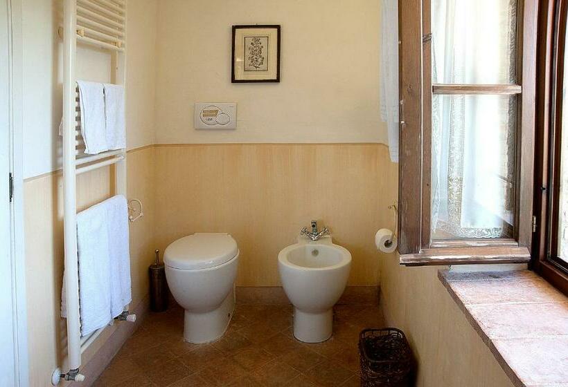 חדר דלוקס לשלושה, La Tavola Dei Cavalieri