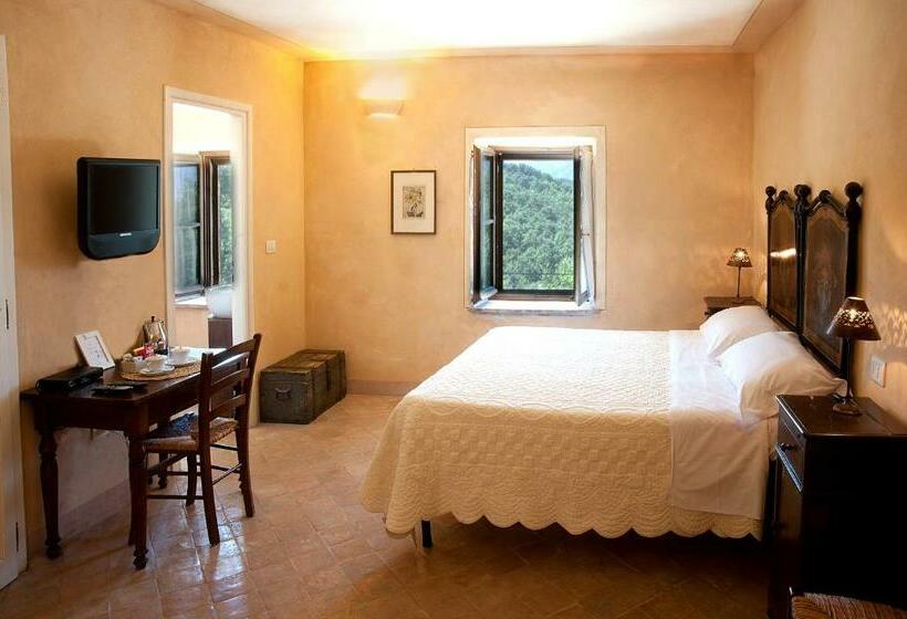 חדר דלוקס לשלושה, La Tavola Dei Cavalieri