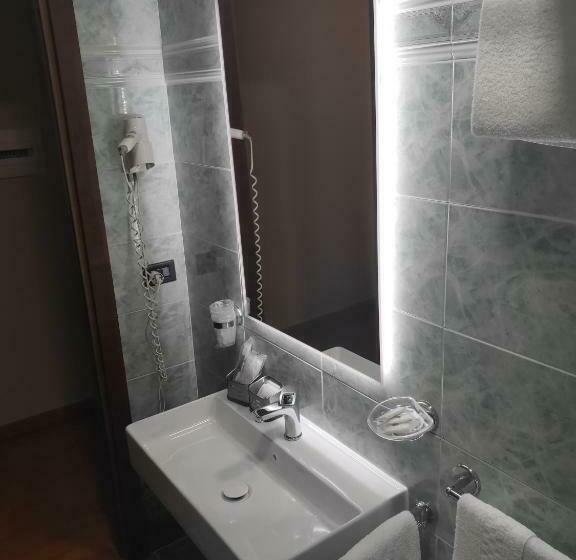 标准三人间, La Vignetta