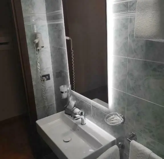 3-Bett-Standardzimmer, La Vignetta