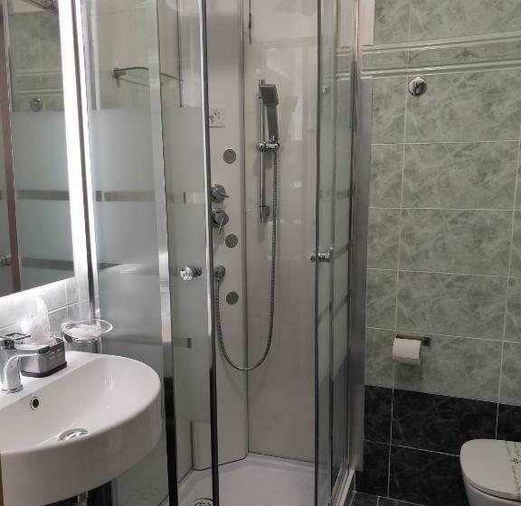 标准三人间, La Vignetta