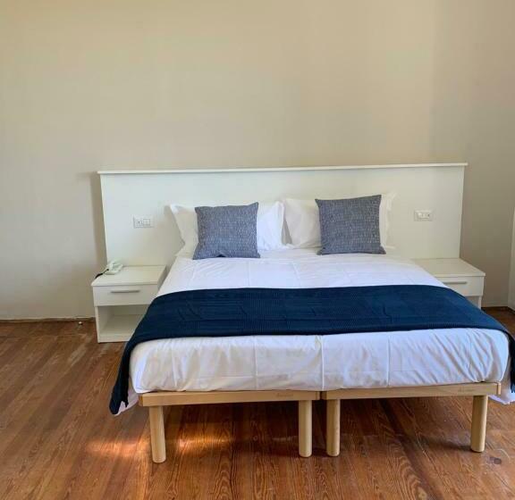 Superior room with lake view, Loveno