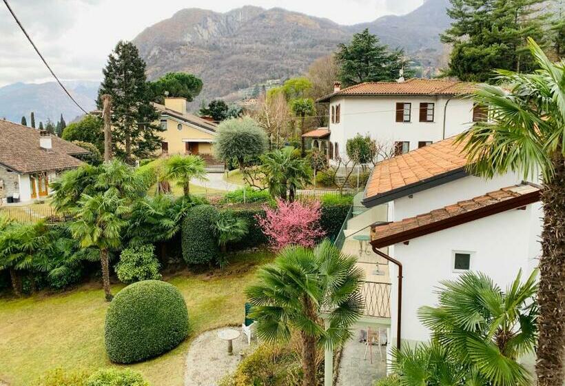 Superior room with lake view, Loveno