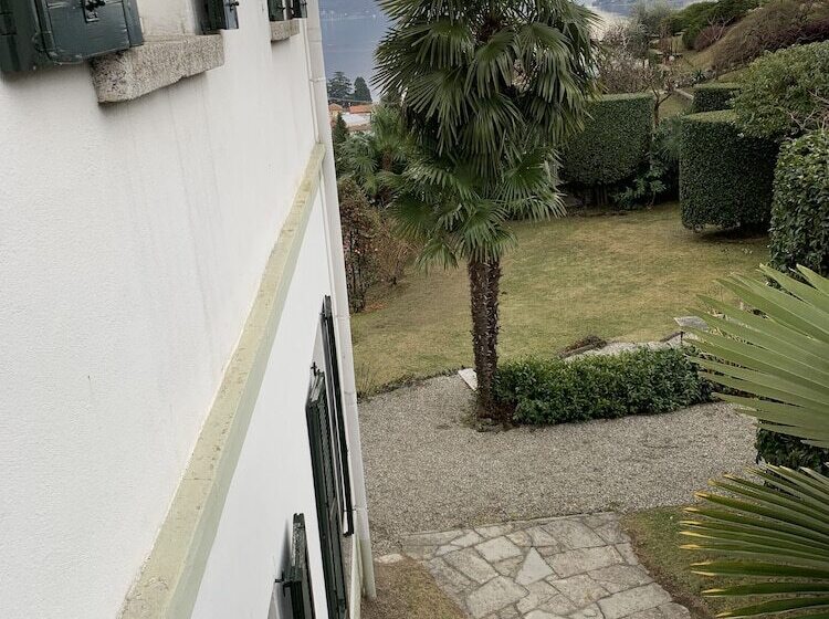 Superior room with lake view, Loveno