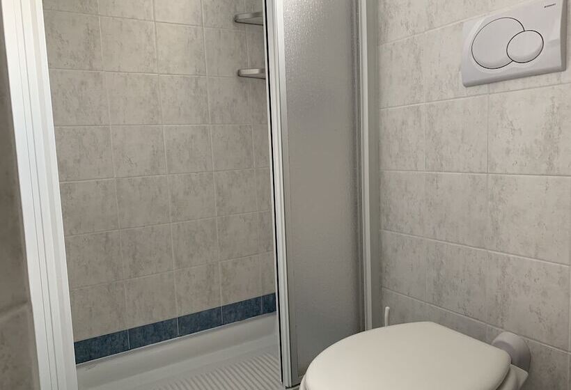Superior room with lake view, Loveno
