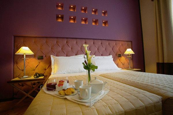 수피리어 룸, Messenion