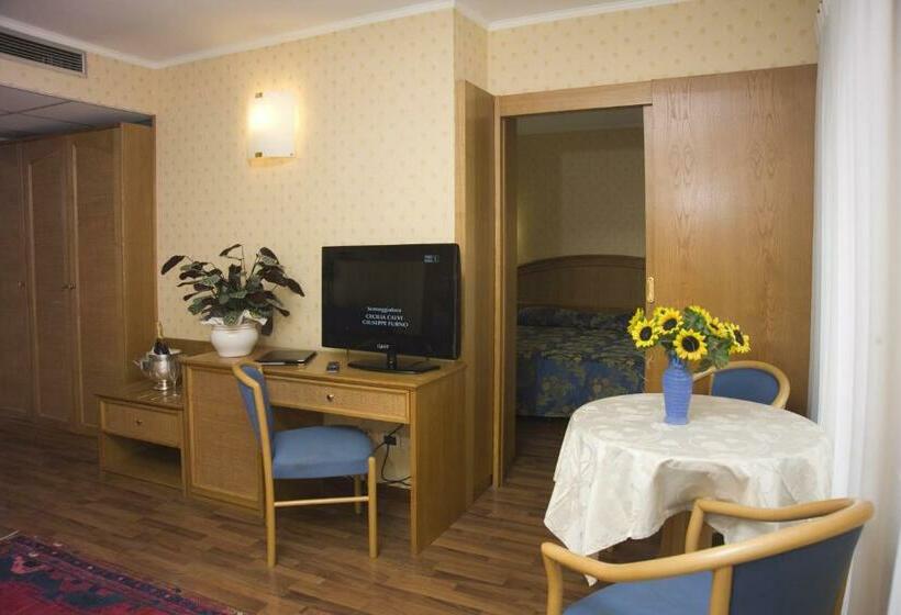 주니어 스위트, Metropole