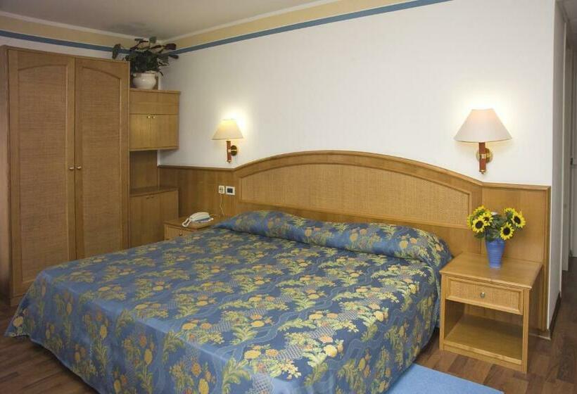 스탠다드 룸, Metropole