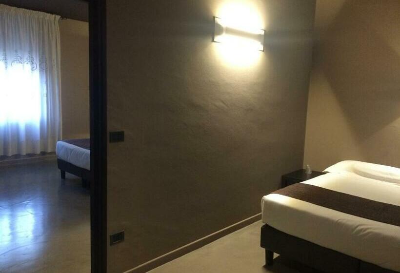 Habitació Quàdruple Estàndard, Mignon