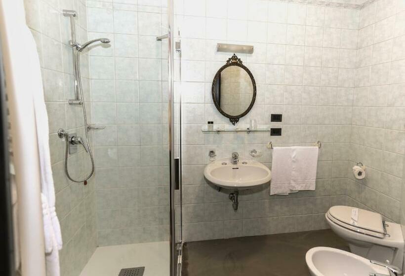 Habitació Quàdruple Estàndard, Mignon