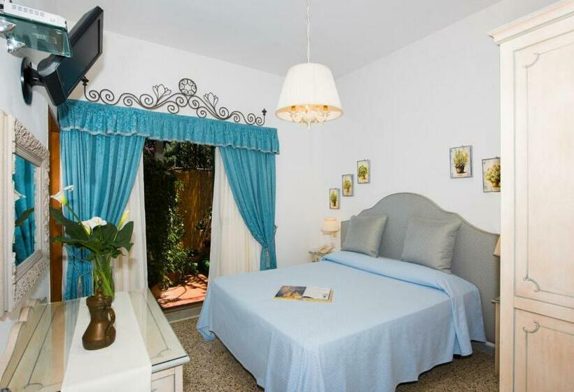 스탠다드 룸 측면 바다 전망, Pellegrino