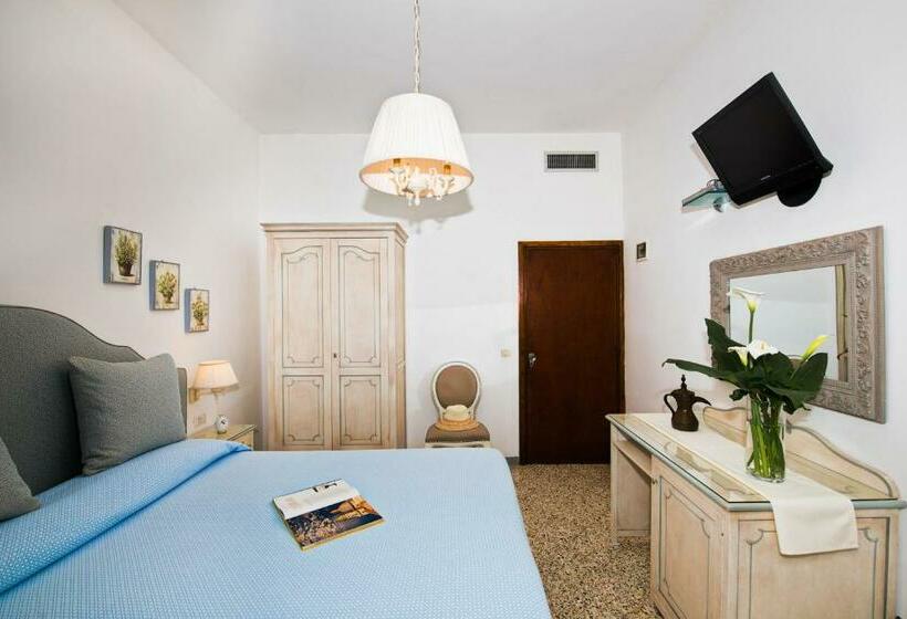 스탠다드 룸 측면 바다 전망, Pellegrino