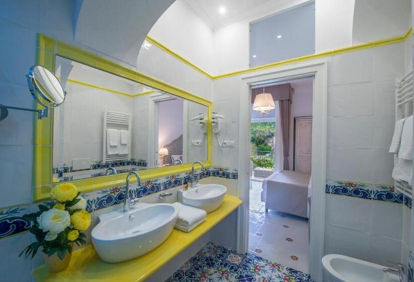 디럭스 룸 바다 전망, Pellegrino