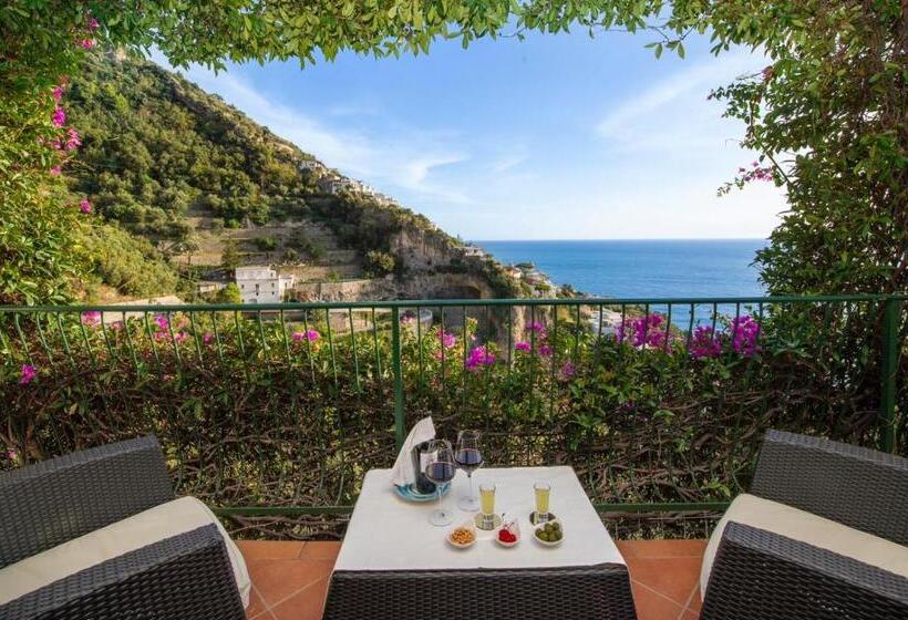 סוויטת ג'וניור נוף לים, Pellegrino