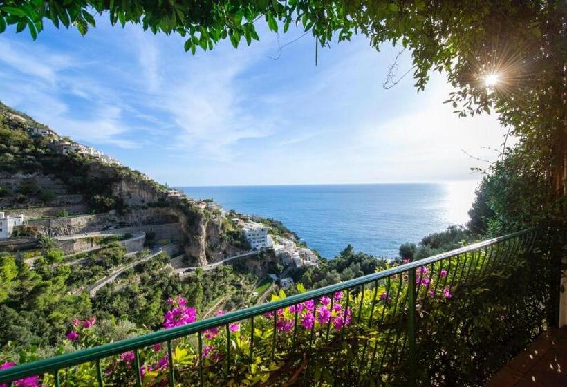 סוויטת ג'וניור נוף לים, Pellegrino