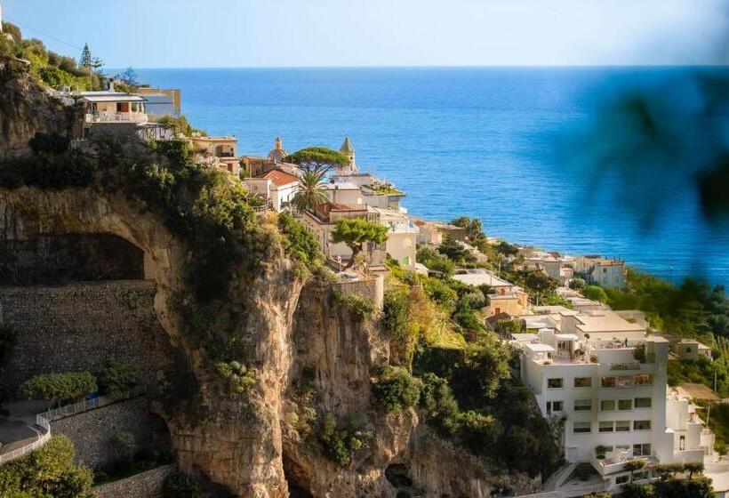 סוויטת ג'וניור דלוקס, Pellegrino