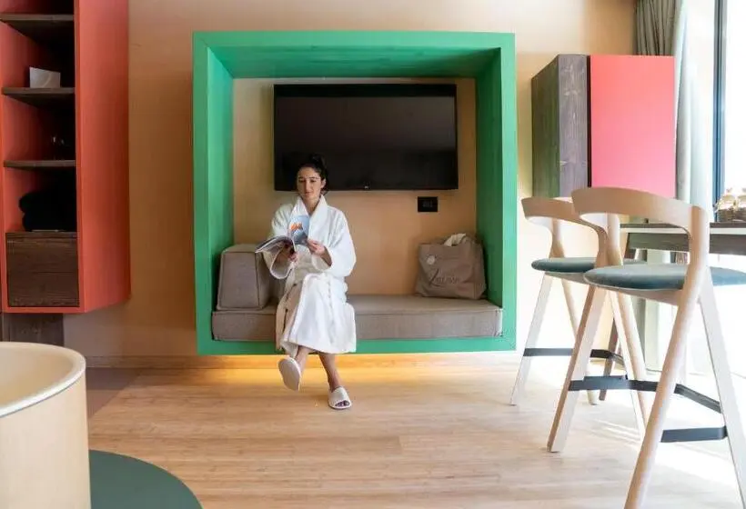 سوئیت با تخت بزرگ, Latemar Hotel Suites Spa