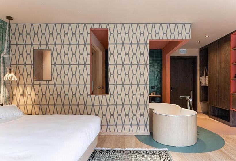 מיטת קינג בסוויטה, Latemar   Hotel Suites Spa