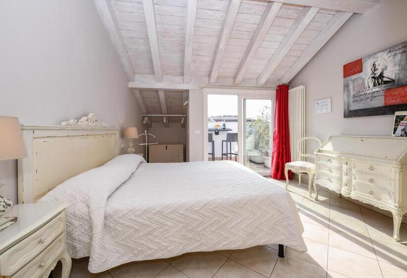 غرفة قياسية مطلّة علي البحيرة, Le Rêve   Lake View Rooms