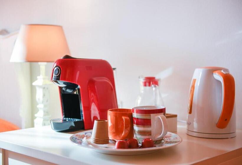 Четырехместный Номер Стандарт, Le Rêve   Lake View Rooms