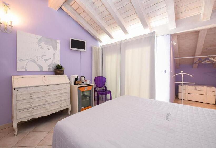 غرفة قياسية مزوَّدة بشُرفة, Le Rêve   Lake View Rooms
