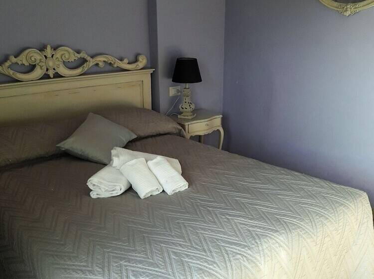 غرفة قياسية مزوَّدة بشُرفة, Le Rêve   Lake View Rooms