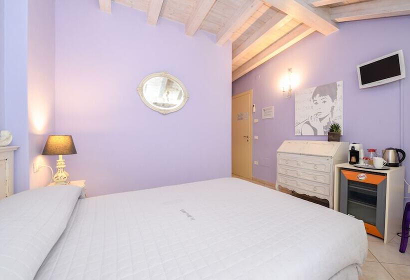 Номер Стандарт с Балконом, Le Rêve   Lake View Rooms