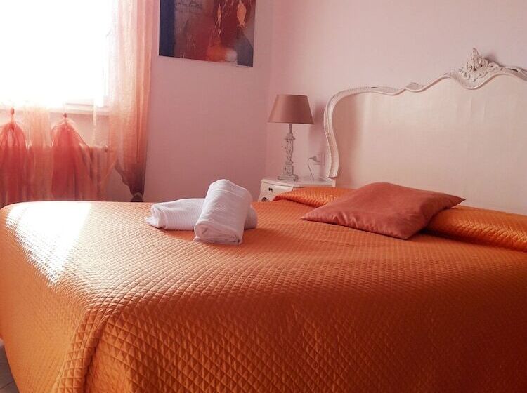 Четырехместный Номер Стандарт, Le Rêve   Lake View Rooms