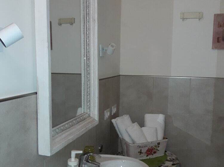 غرفة قياسية رباعية, Le Rêve   Lake View Rooms