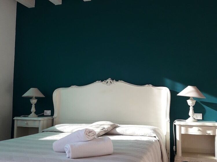 Четырехместный Номер Deluxe, Le Rêve   Lake View Rooms