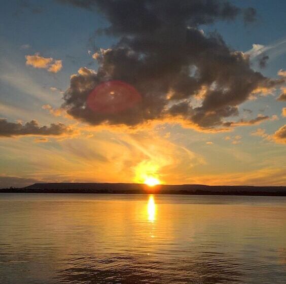 Четырехместный Номер Deluxe, Le Rêve   Lake View Rooms