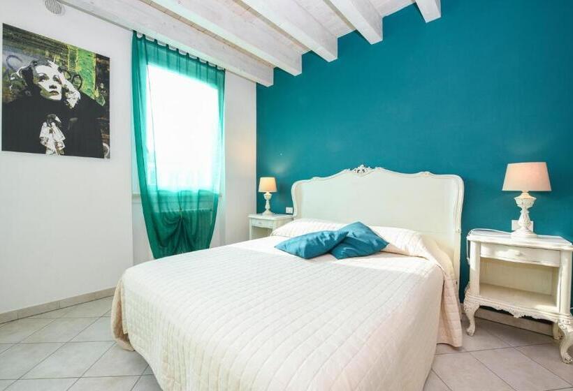 Четырехместный Номер Deluxe, Le Rêve   Lake View Rooms