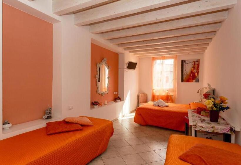 Четырехместный Номер Стандарт, Le Rêve   Lake View Rooms