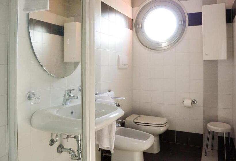 带1个卧室的豪华公寓, Vista Hotel & Residence