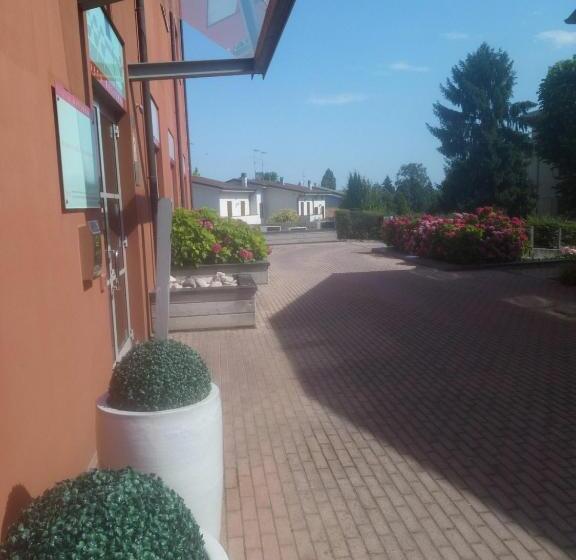 低层单卧公寓, Vista Hotel & Residence