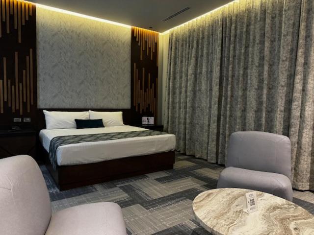 스위트, Motel Cies