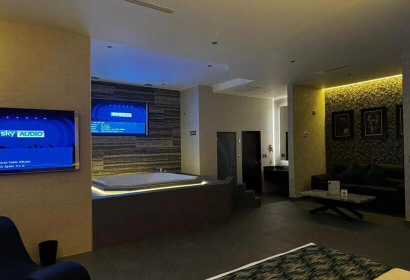 디럭스 스위트, Motel Cies