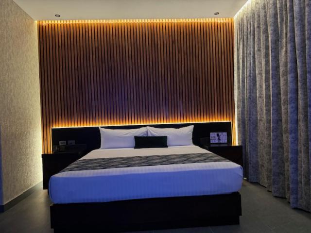 디럭스 스위트, Motel Cies