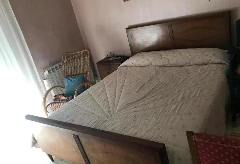 スタンダードトリプルルーム, Room In Lodge   Stanza In Affitto Giarre