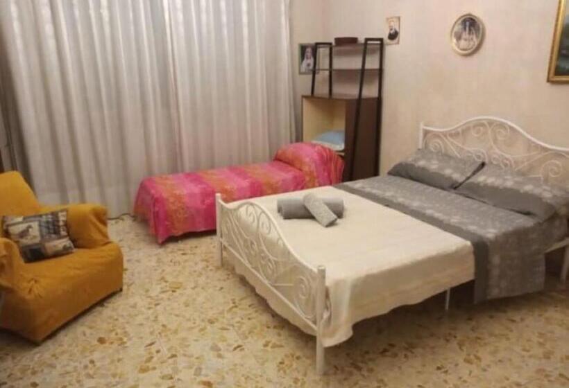 Номер Стандарт Трехместный, Room In Lodge   Stanza In Affitto Giarre