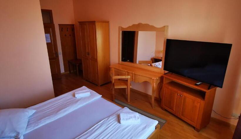 غرفة سوبيريور, Rákóczi Center