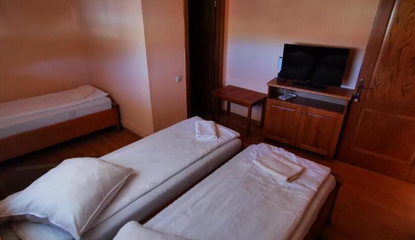 غرفة عائلية, Rákóczi Center