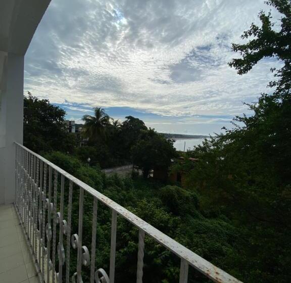 غرفة إقتصادية, Villa Luz