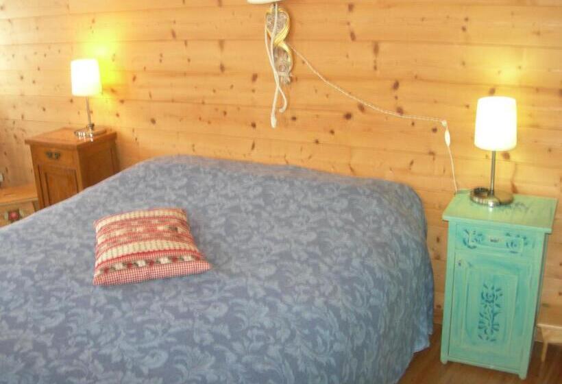 آپارتمان یک خوابه با دری مشترک که هال را جدا می کند., B&b Airone