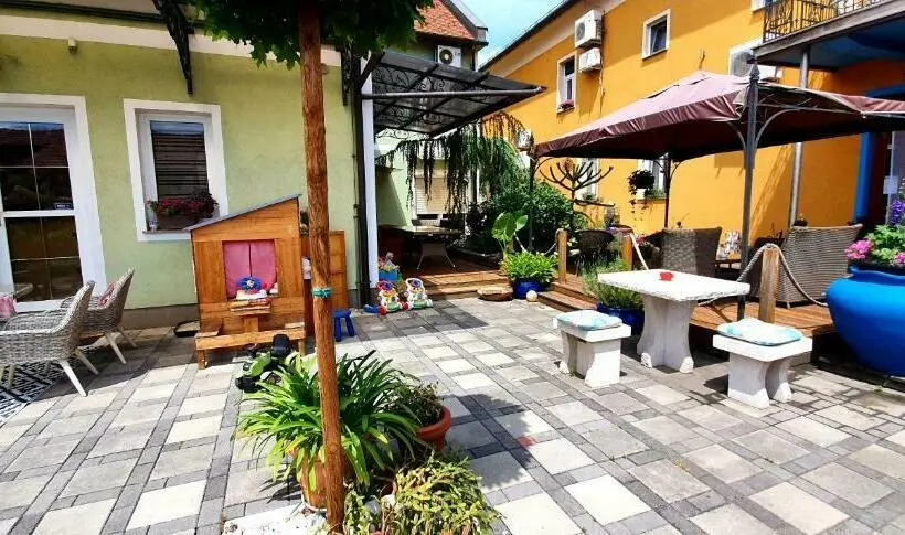 اتاق استاندارد یک نفره, Hostel Sonce