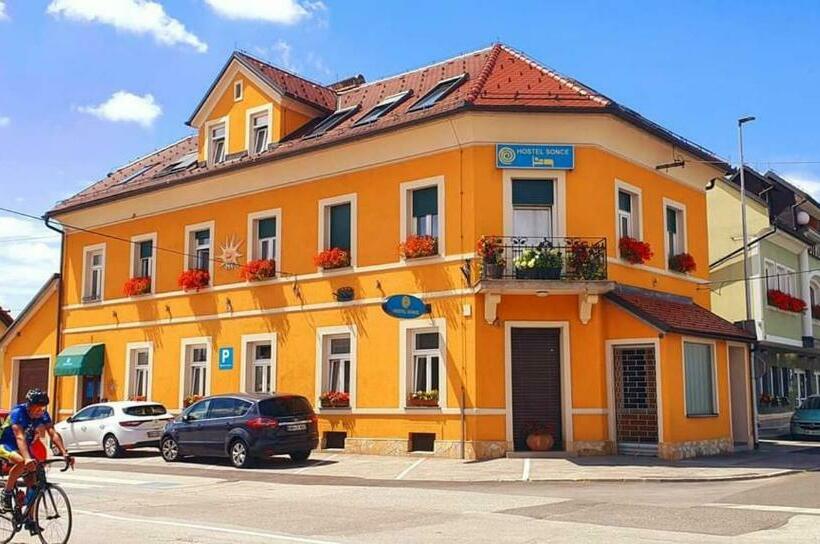 اتاق استاندارد یک نفره, Hostel Sonce
