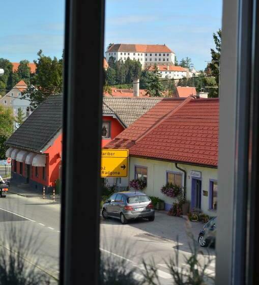 اتاق استاندارد یک نفره, Hostel Sonce