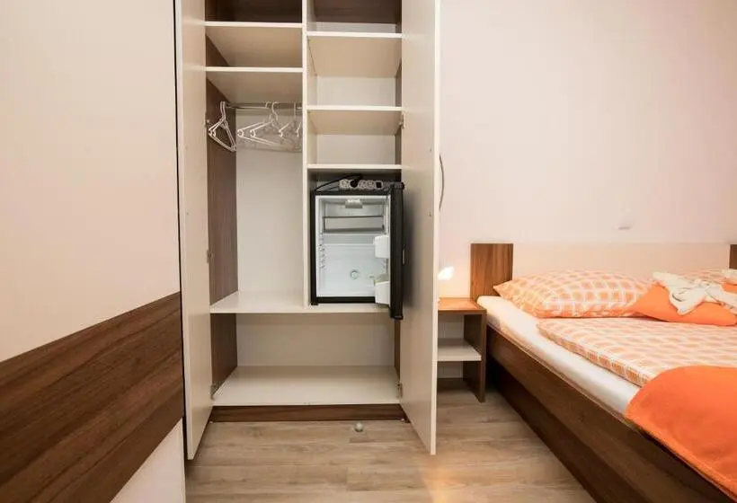 اتاق استاندارد, Accommodation Resman