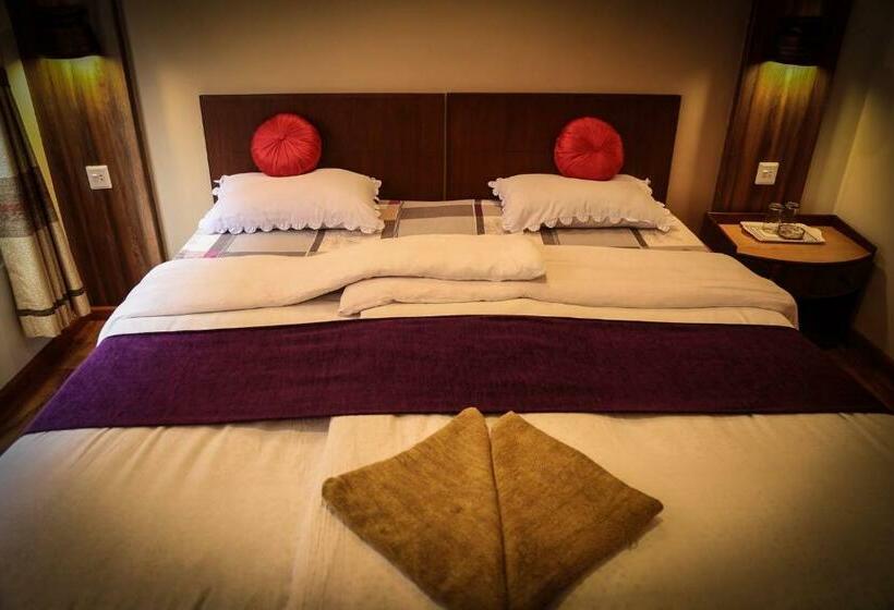 اتاق استاندارد, Kumari Guest House